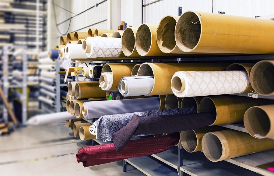 【青山一丁目勤務/海外生産管理職】繊維海外工場との折衝、品質管理までの全般業務
